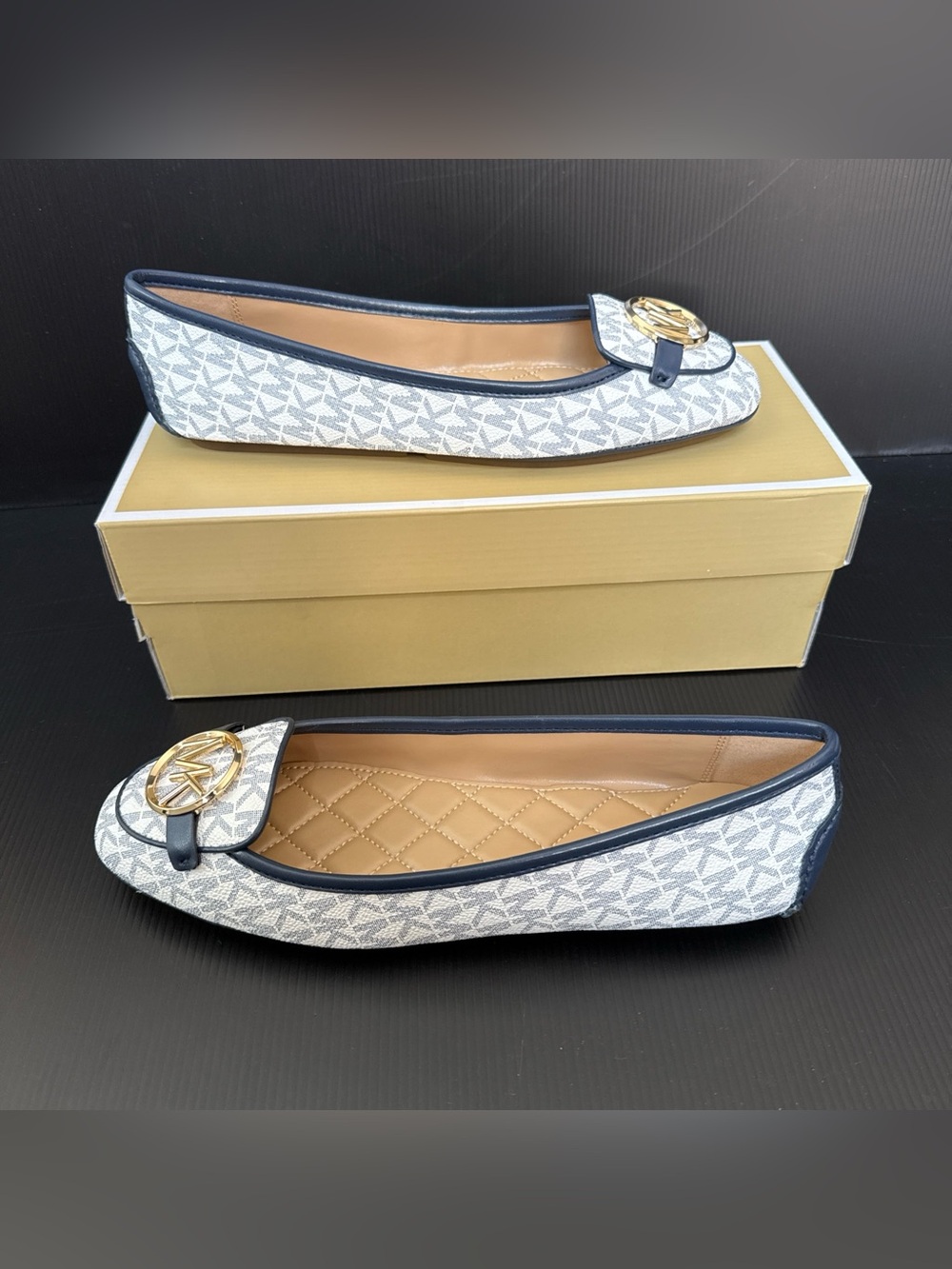 NIB Michael Kors Lillie Moc White Navy Leather Flat Loafers Shoes Women’s 9.5
